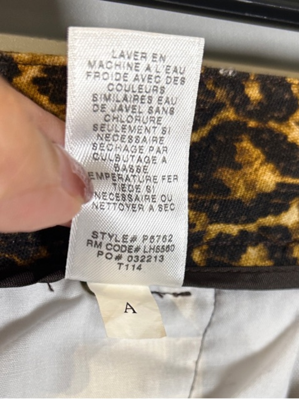 Laundry by Shelli Segal Women’s Leopard Print Flared Jeans size 2 bold, edgy - Picture 10 of 10